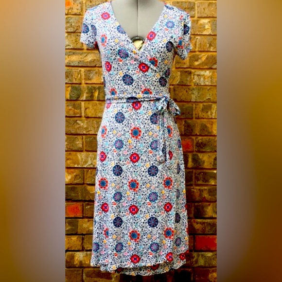 Boden Medallion Short Sleeve Floral Jersey Wrap Dress - Picture 3 of 10